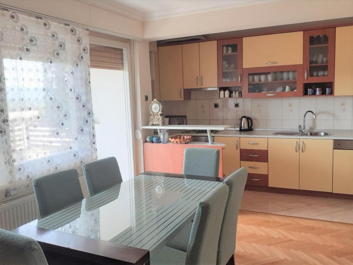Spacious 80M2 Apartment In The Center Ljubuski Exterior photo